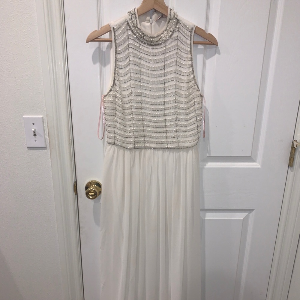 WHITE FOREVER 21 CONTEMPORARY DRESS